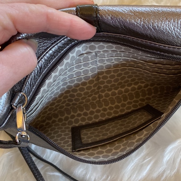 BRIGHTON ASHER organizer bag. Pewter/Grey cross body LIKE NEW condition - Picture 9 of 10